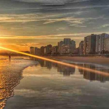 Apartamento A 100Metros De La Playa De San Lorenzo Gijón Exterior foto