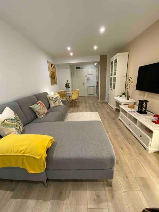 Apartamento A 100Metros De La Playa De San Lorenzo Gijón Exterior foto